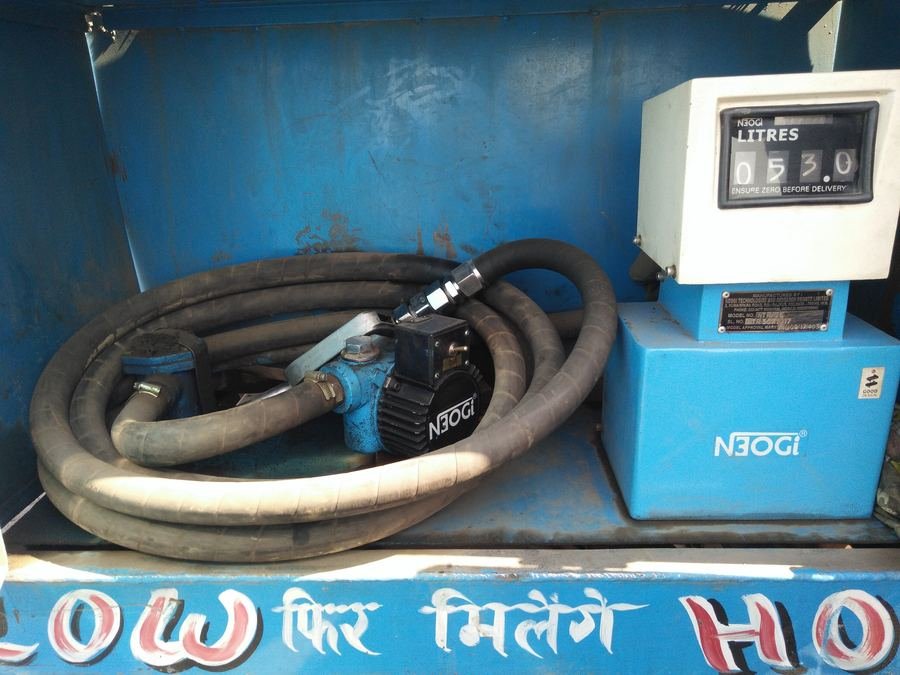 Fuel dispensing pump and meter